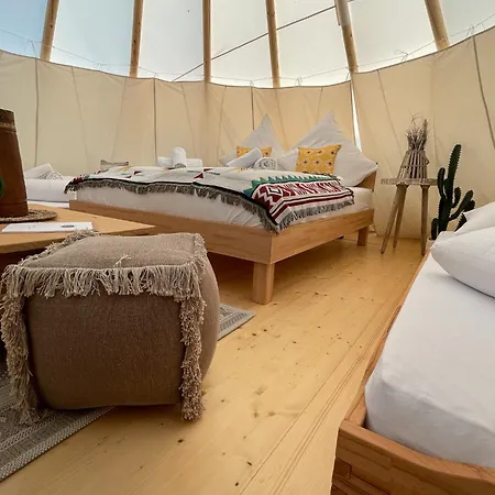 Tipi Apachen Apartment *